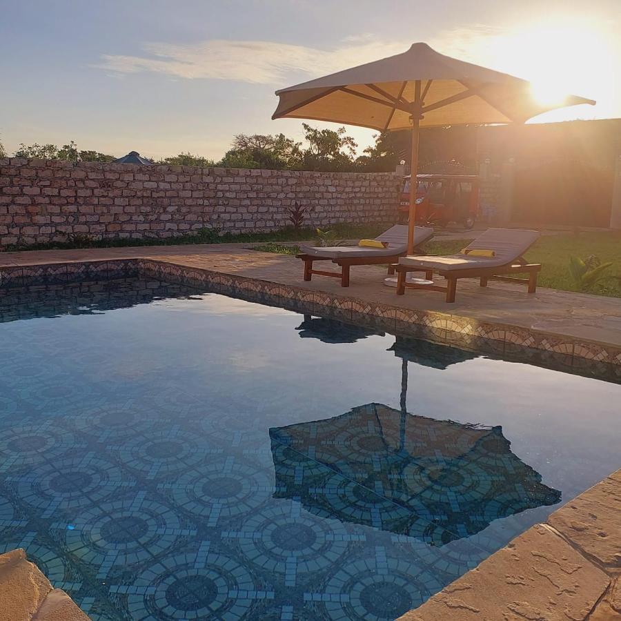 4 U Luxury Bungalows Diani Диани-Бич Экстерьер фото