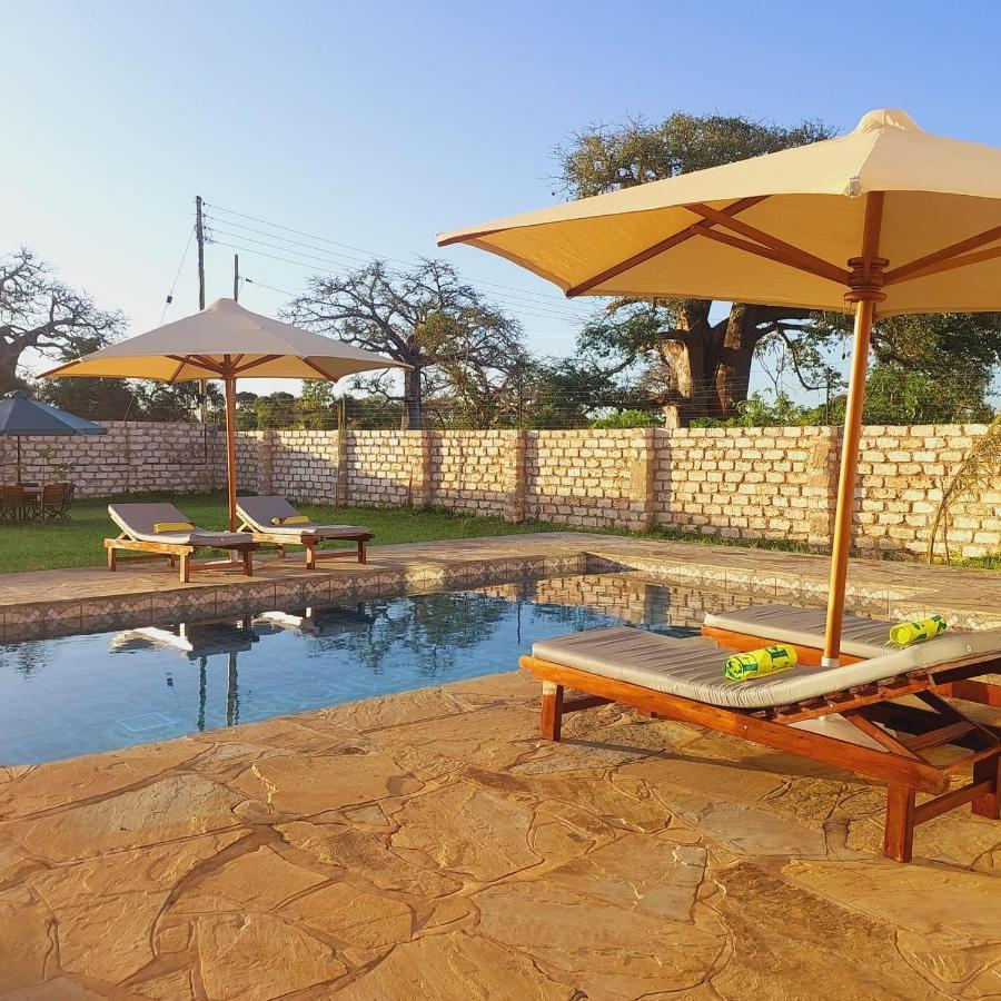 4 U Luxury Bungalows Diani Диани-Бич Экстерьер фото