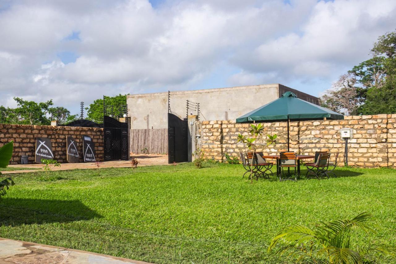 4 U Luxury Bungalows Diani Диани-Бич Экстерьер фото